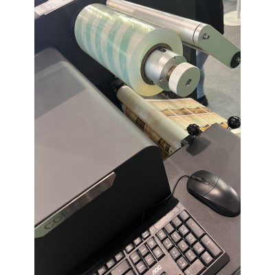 CORTADORA DE ETIQUETAS MORGANA COLORCUT LCF520